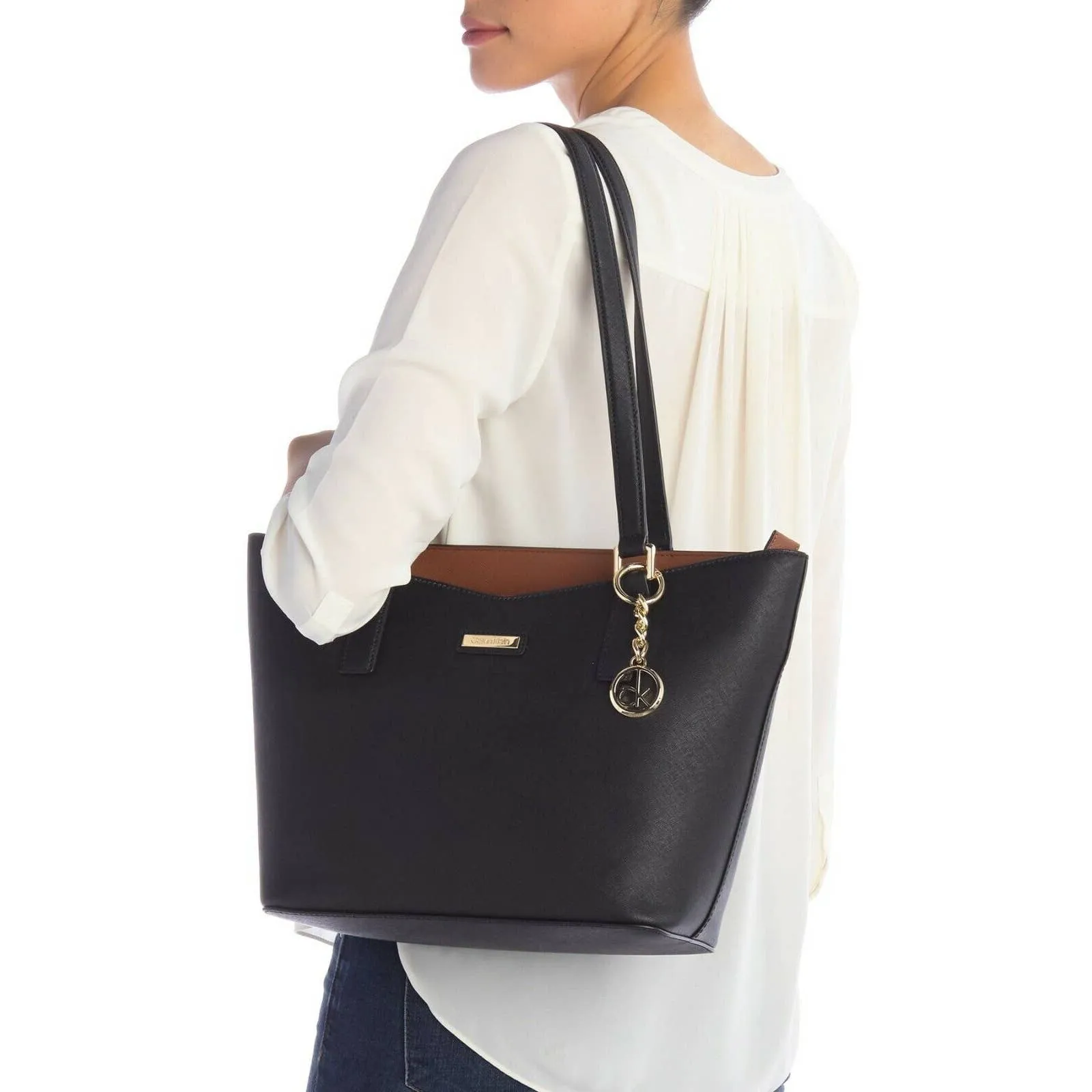 CALVIN KLEIN KEY SAFFIANO LEATHER TOTE DOUBLE STRAP, BLACK GOLD
