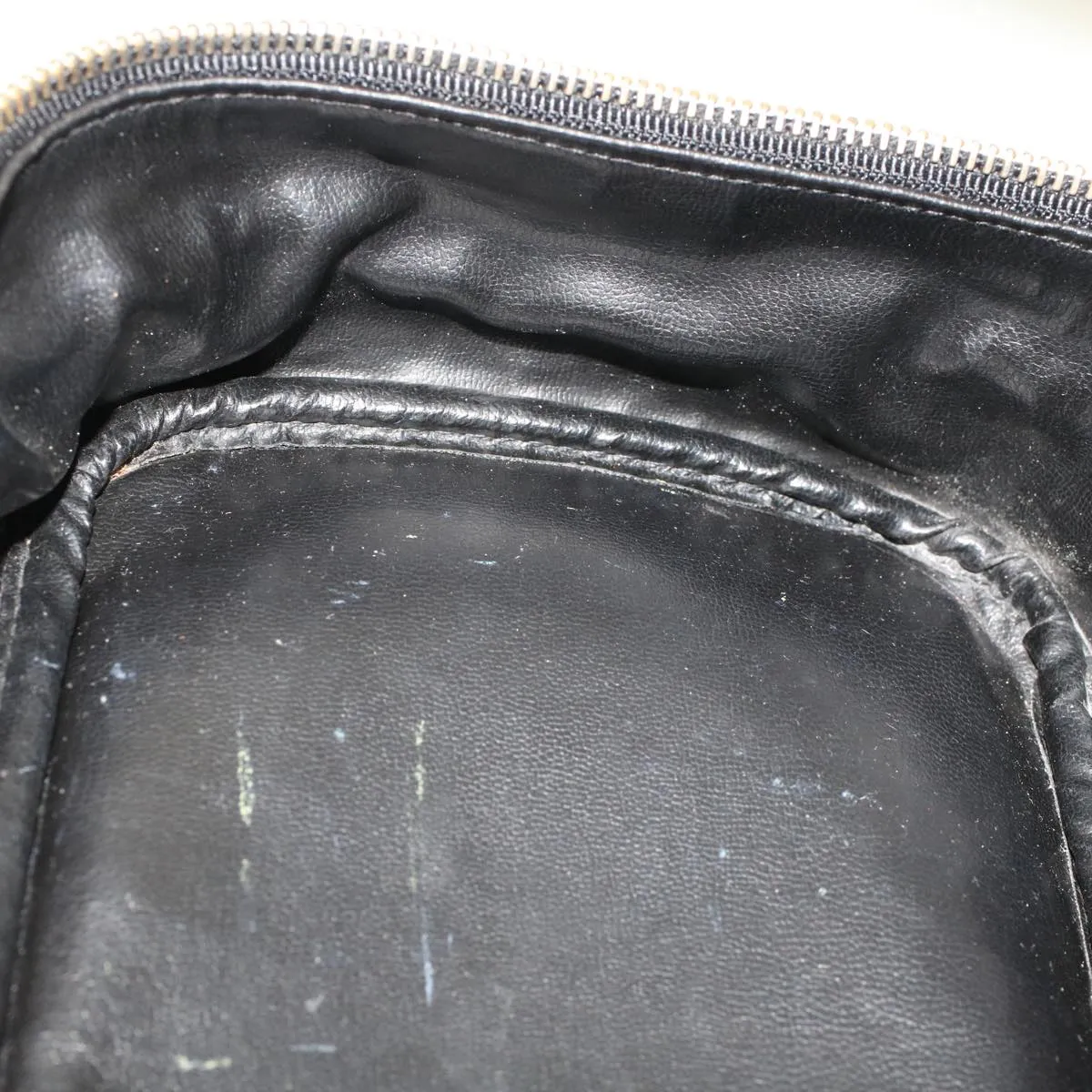 CHANEL Bicolole Vanity Cosmetic Pouch Leather Black CC  bs6921