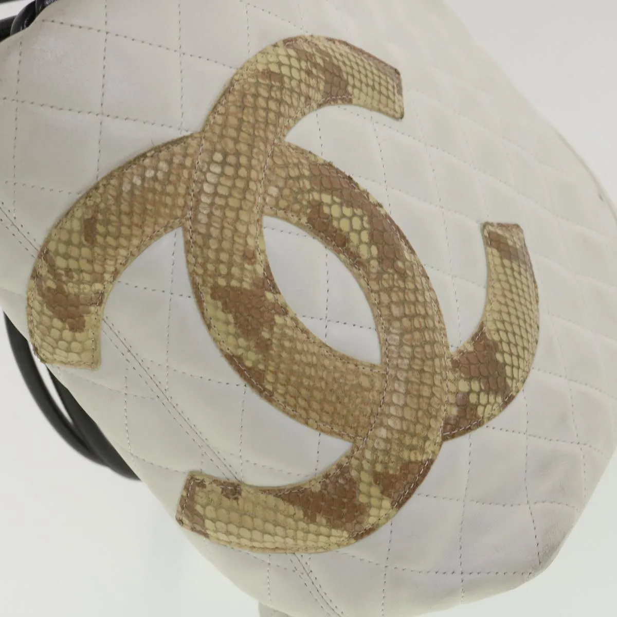 Chanel Cambon Line Tote Bag Lamb Skin White CC  am3907