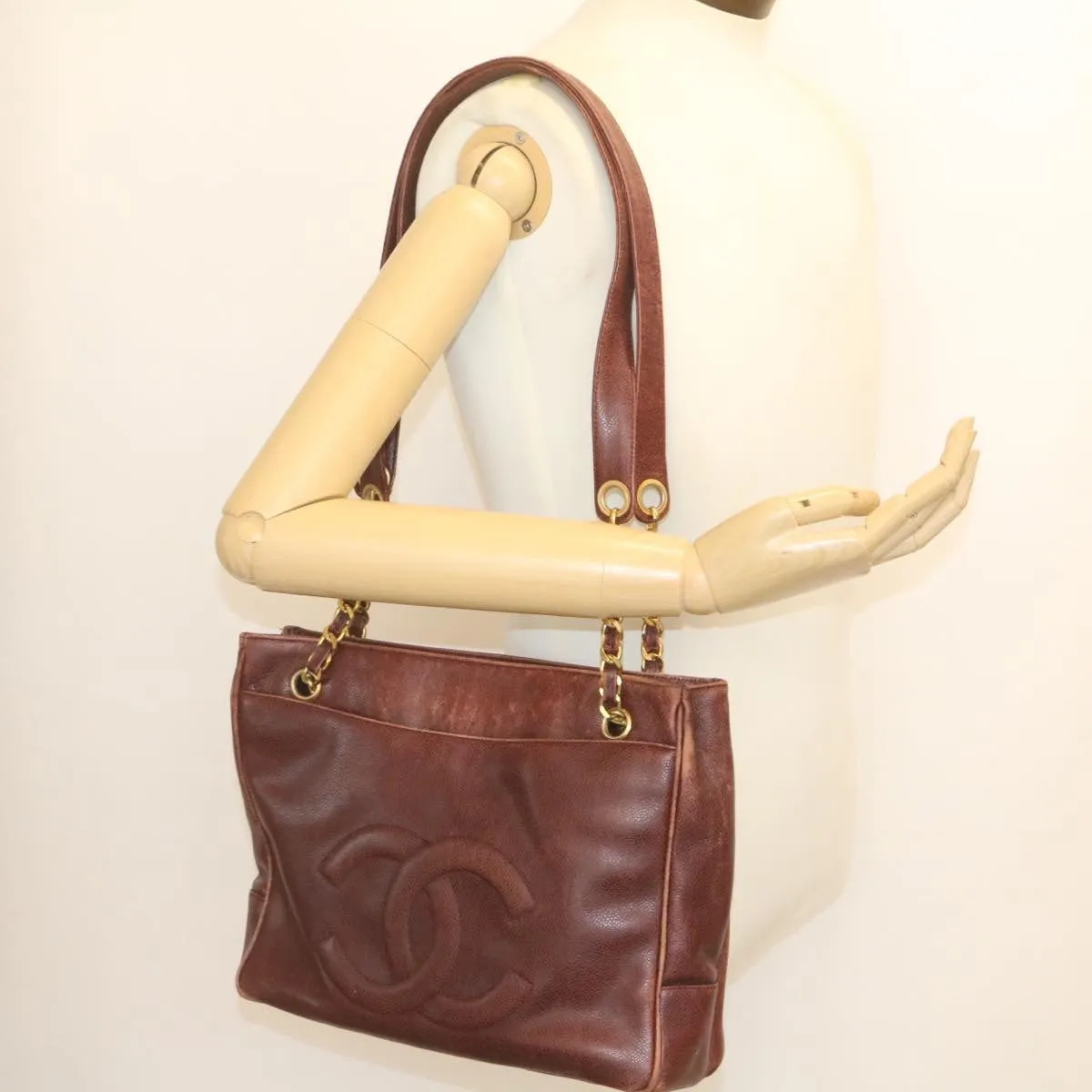 CHANEL Caviar Skin Turn Lock Chain Shoulder Bag Bordeaux CC  24807A