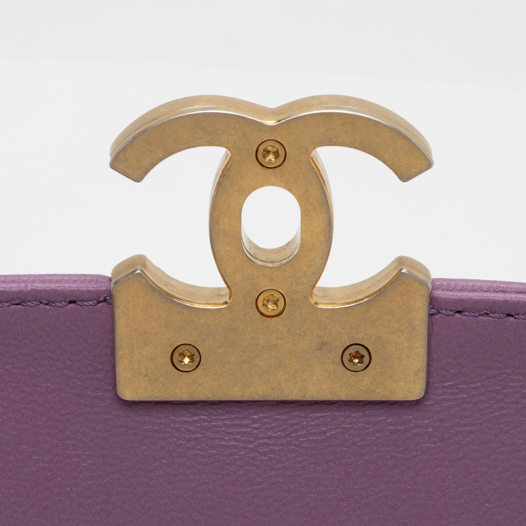 Chanel Lambskin Sleek & Chic Small Flap Bag (SHF-UMzeA2)