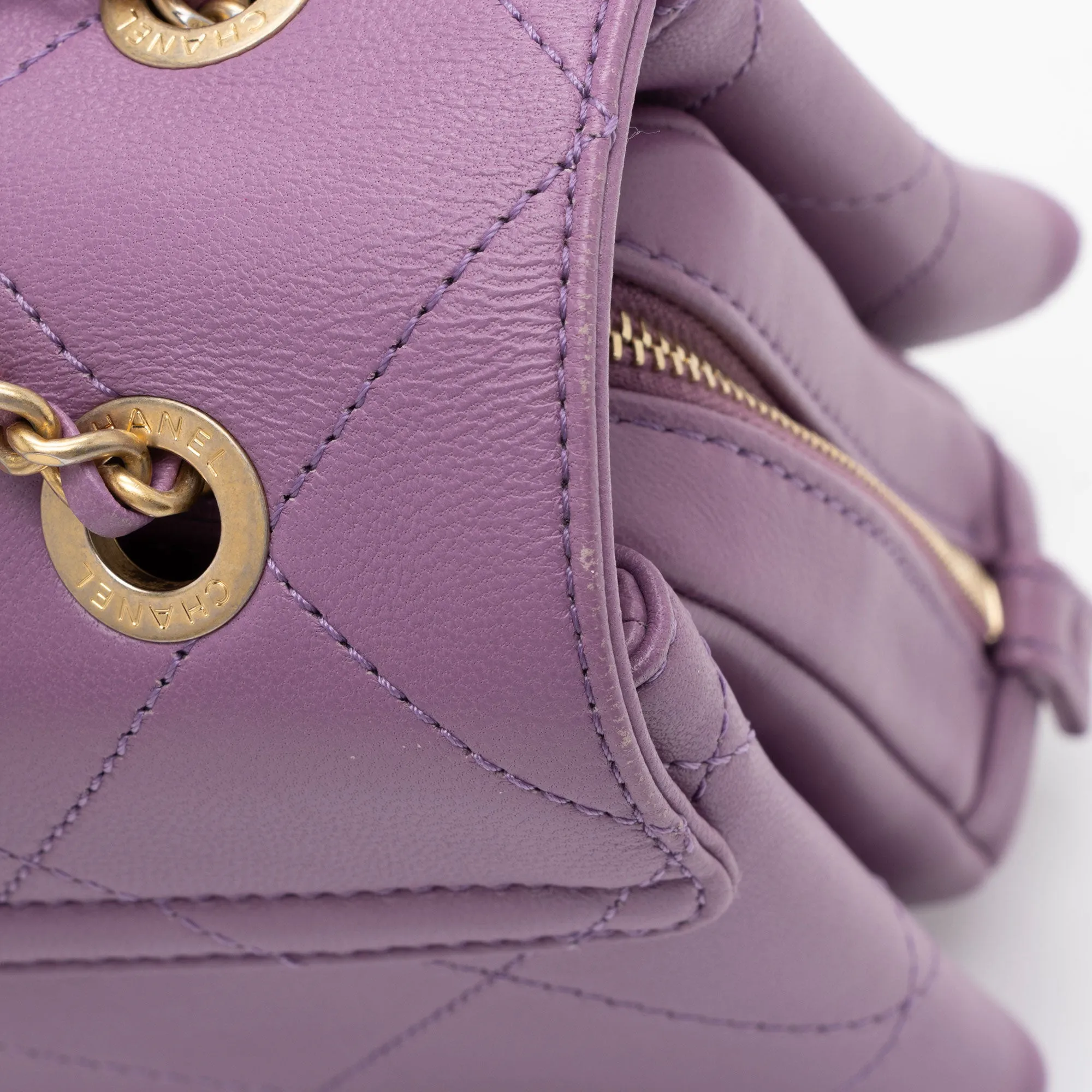 Chanel Lambskin Sleek & Chic Small Flap Bag (SHF-UMzeA2)