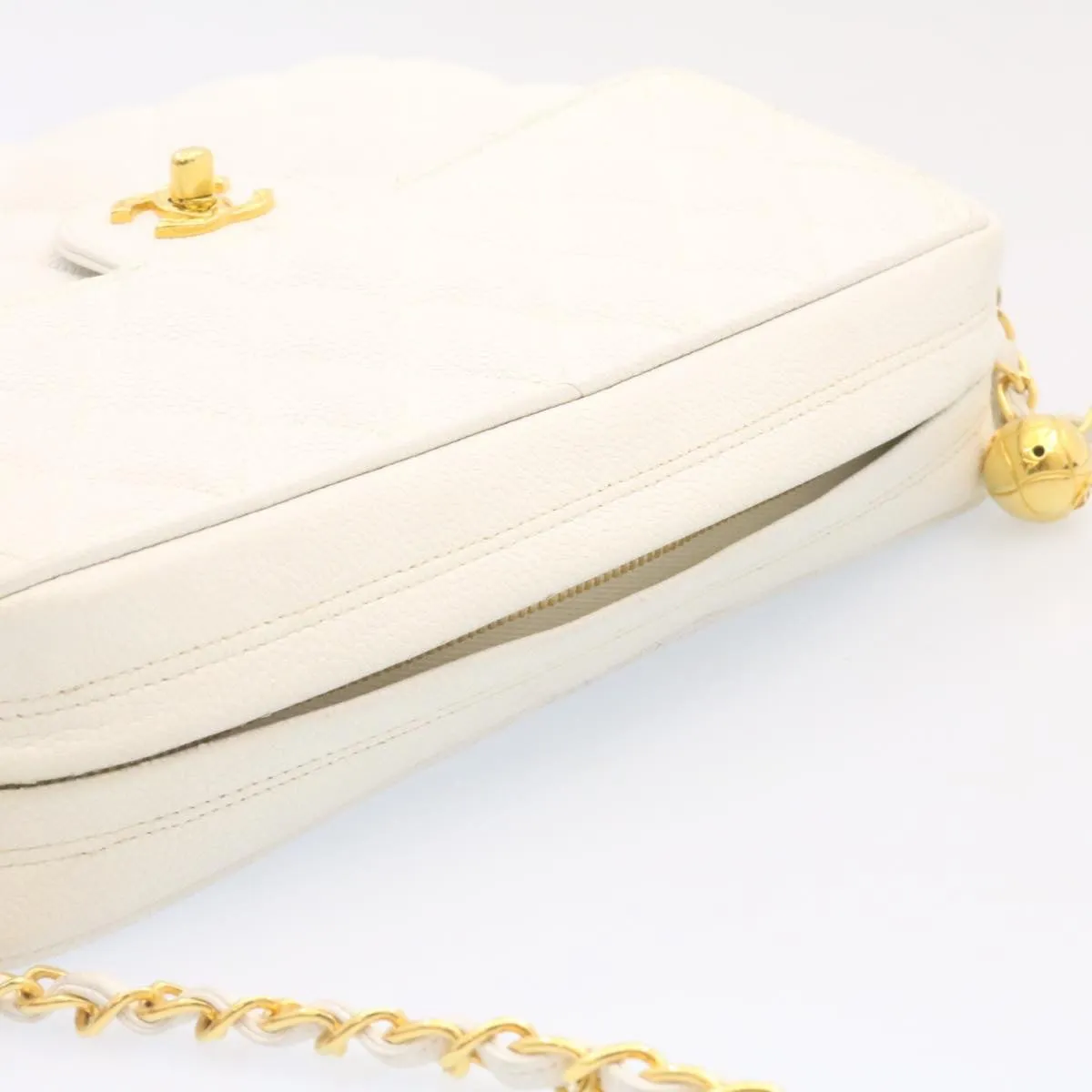 Chanel Matelasse Chain Shoulder Bag Caviar Skin Gold White CC  am1370gA