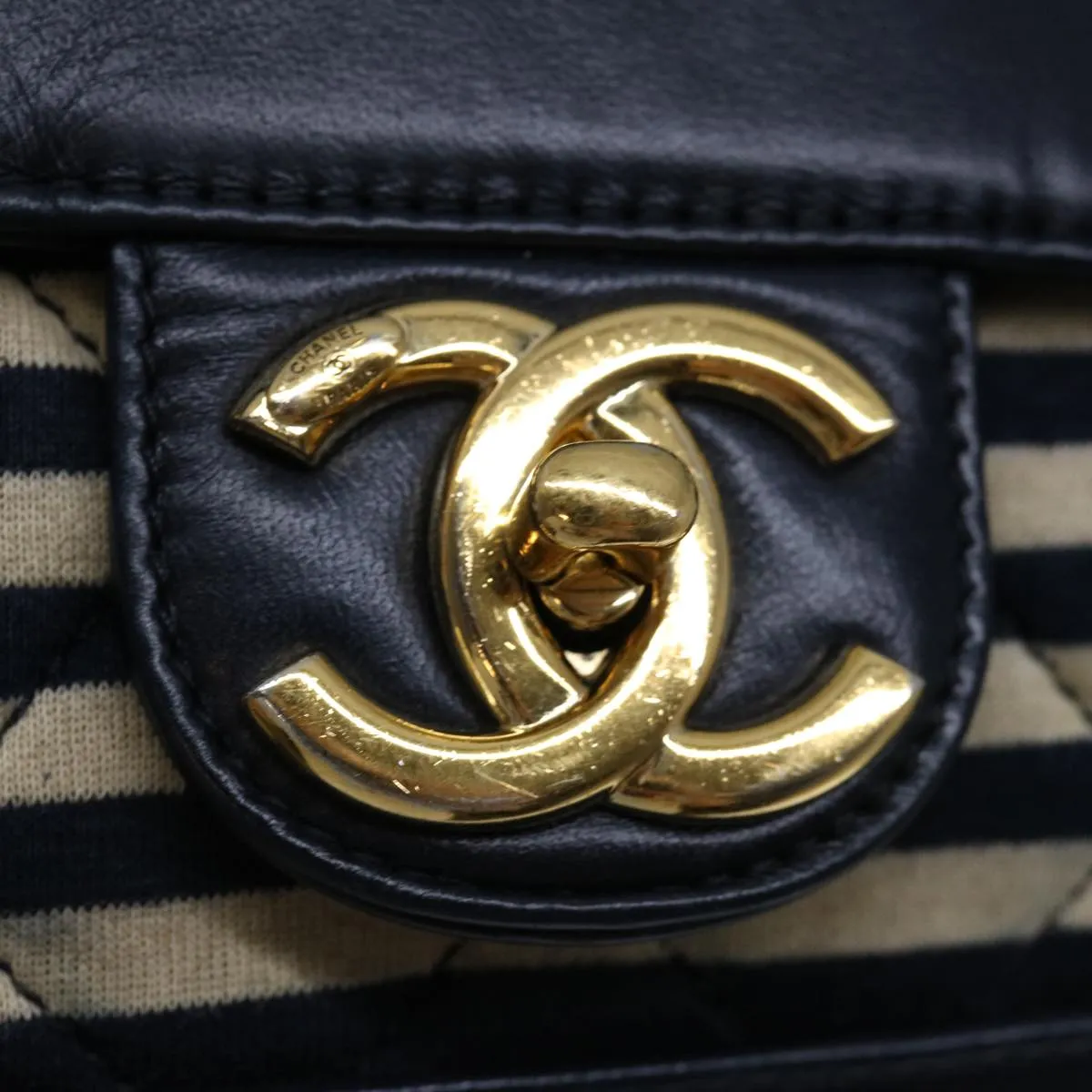 CHANEL Matelasse Chain Shoulder Bag Cotton White Navy CC Auth 69062A