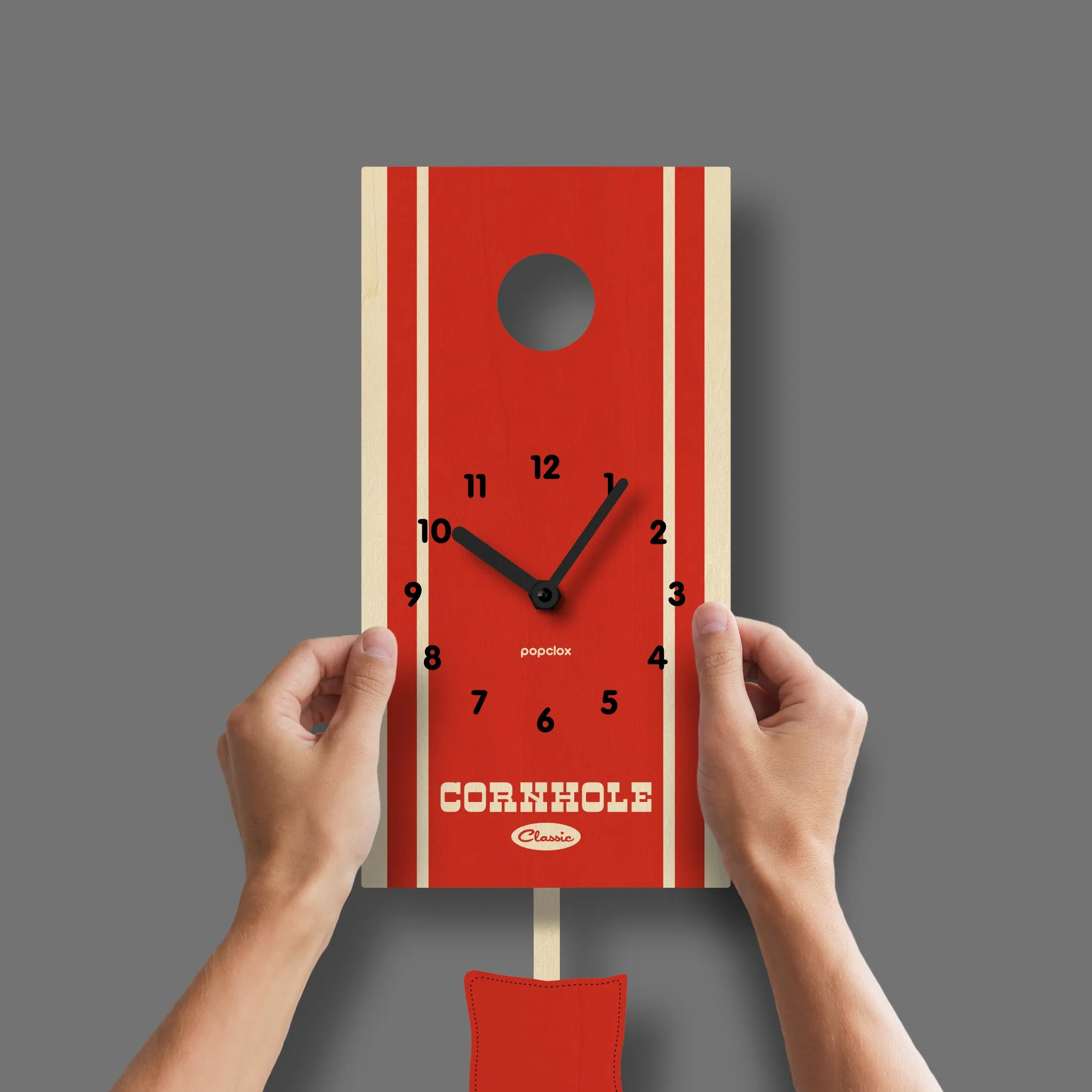 cornhole - pendulum clock