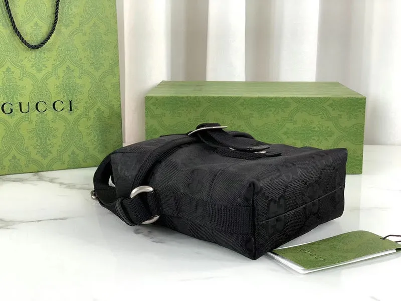 Gucci   Luxury Bags  1028