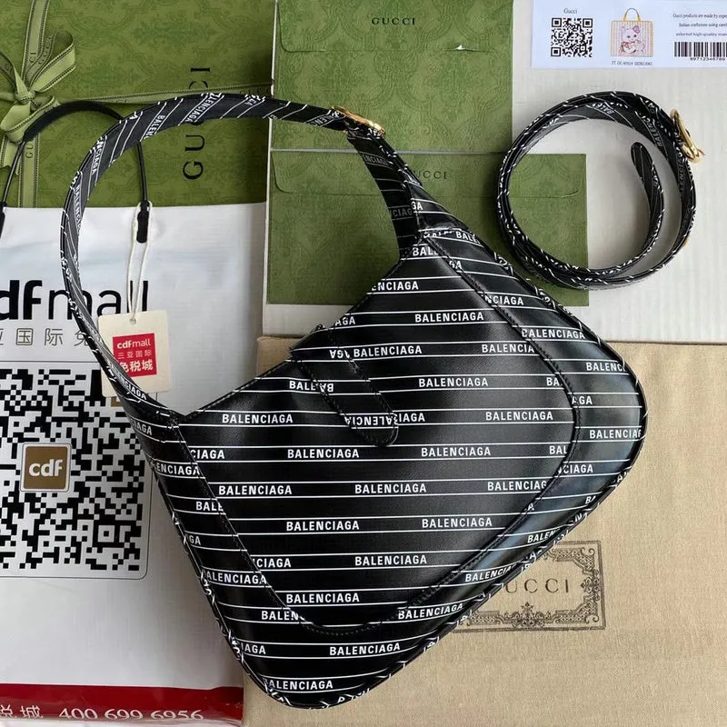 Gucci   Luxury Bags  1048