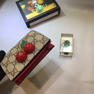 Gucci   Luxury Bags  1366