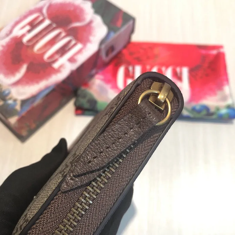 Gucci   Luxury Bags  883
