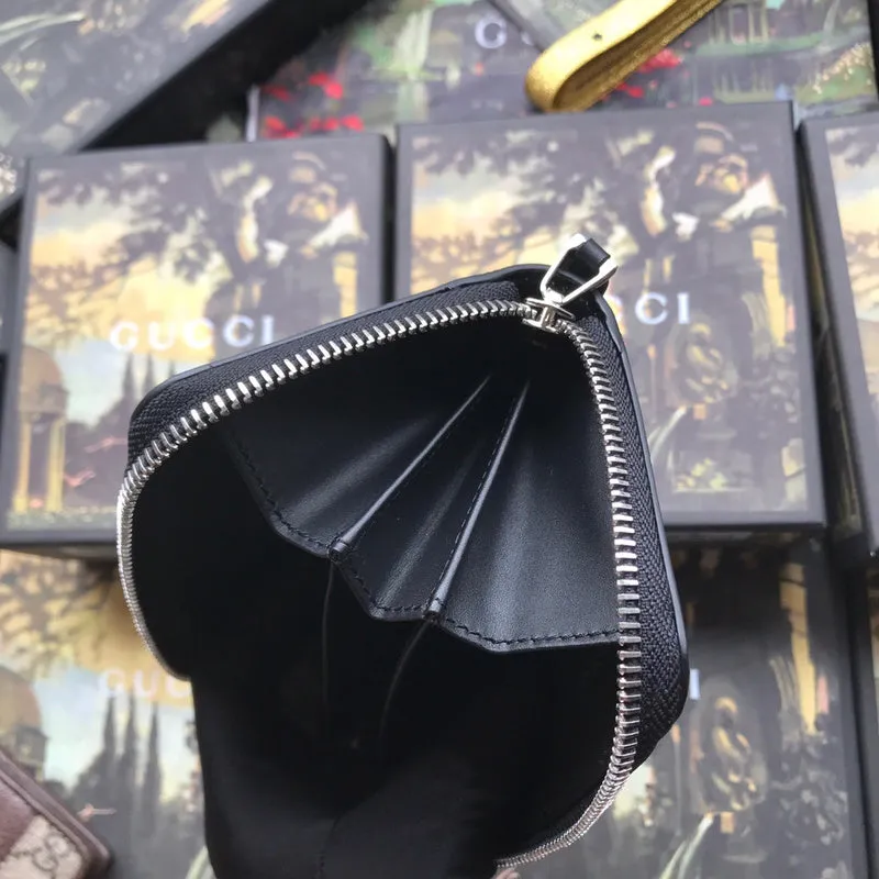 Gucci   Luxury Bags  925