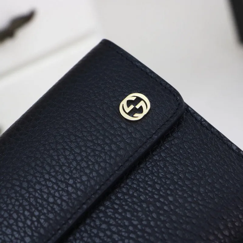 Gucci   Luxury Bags  928