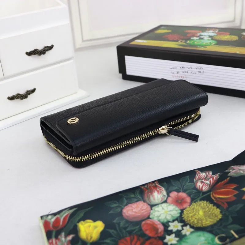 Gucci   Luxury Bags  928