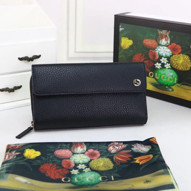 Gucci   Luxury Bags  928