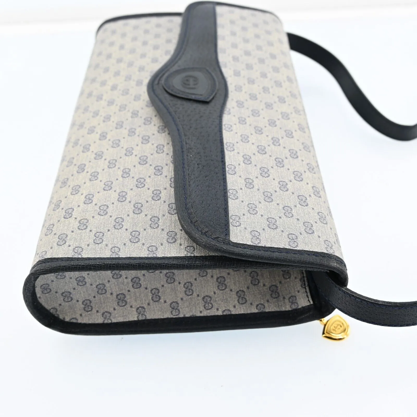 Gucci Micro Gg Vintage Shoulder Bag