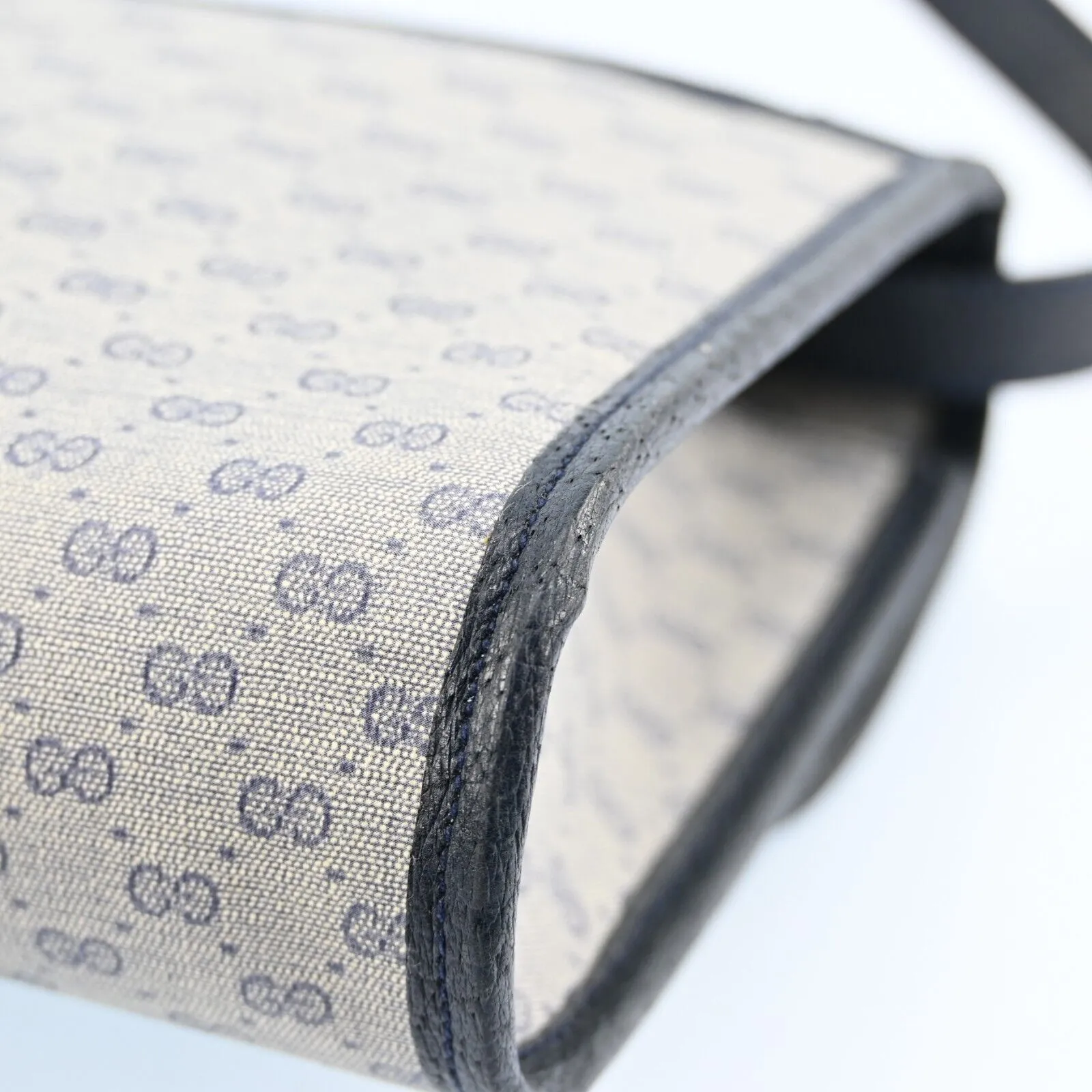 Gucci Micro Gg Vintage Shoulder Bag