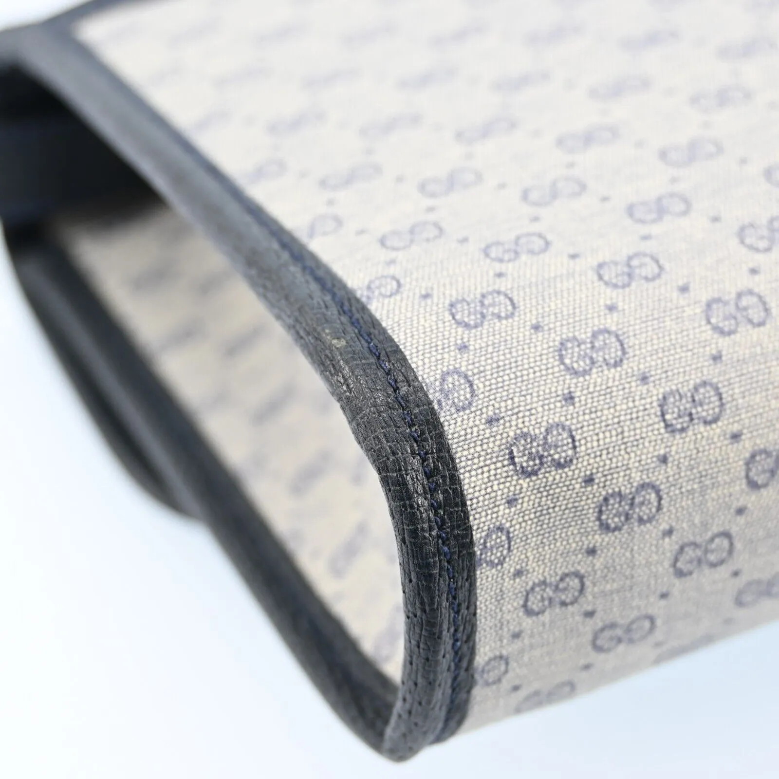 Gucci Micro Gg Vintage Shoulder Bag