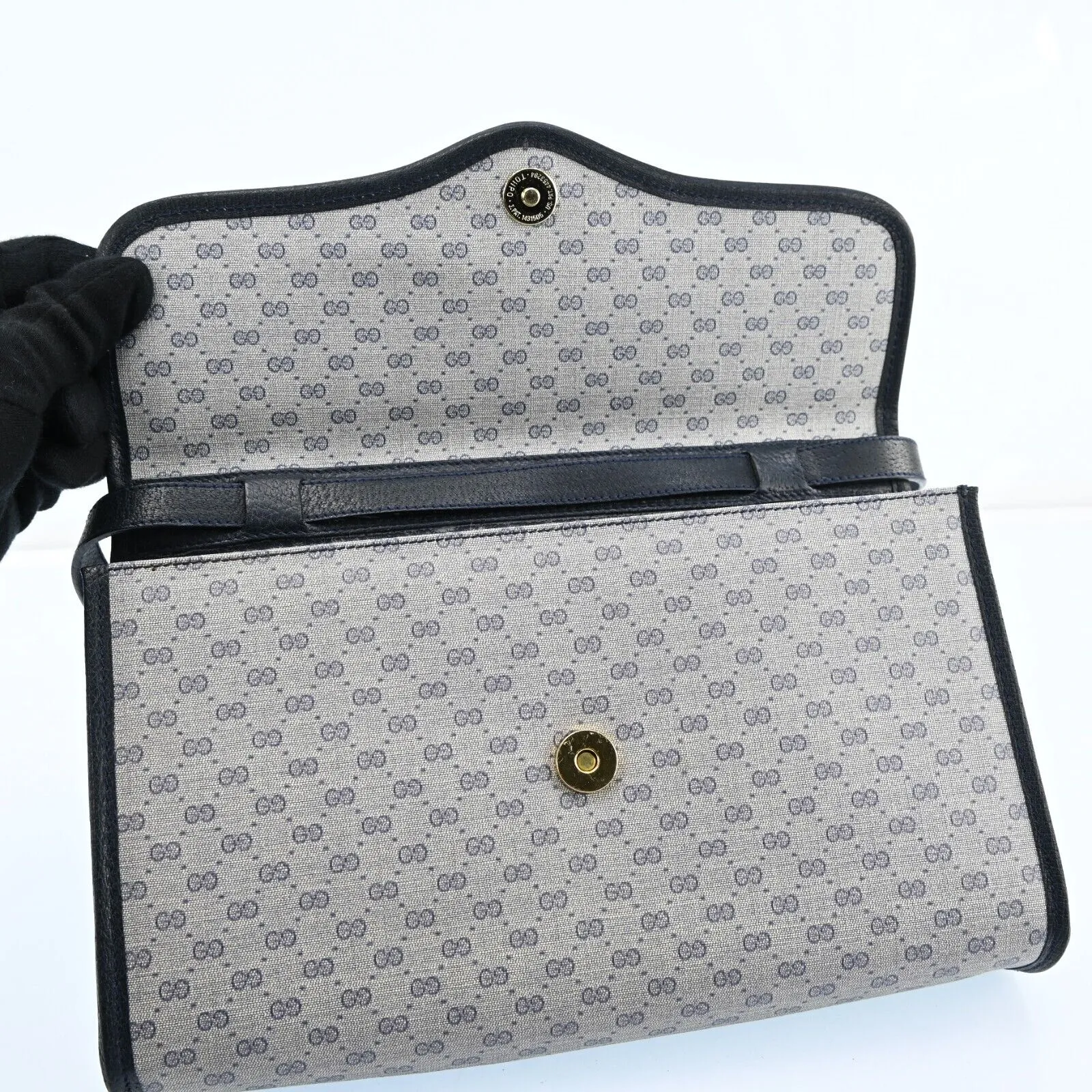 Gucci Micro Gg Vintage Shoulder Bag