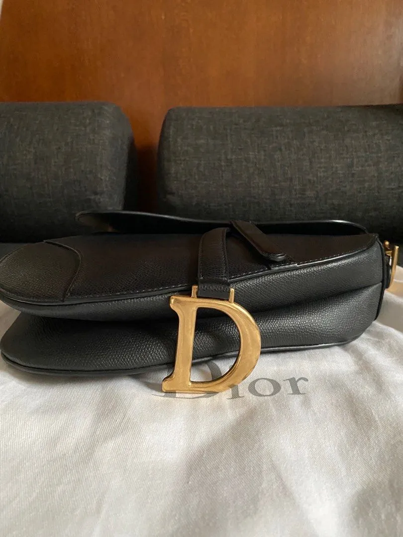 <b> DIOR </b> <br>Saddle Grained Calfskin