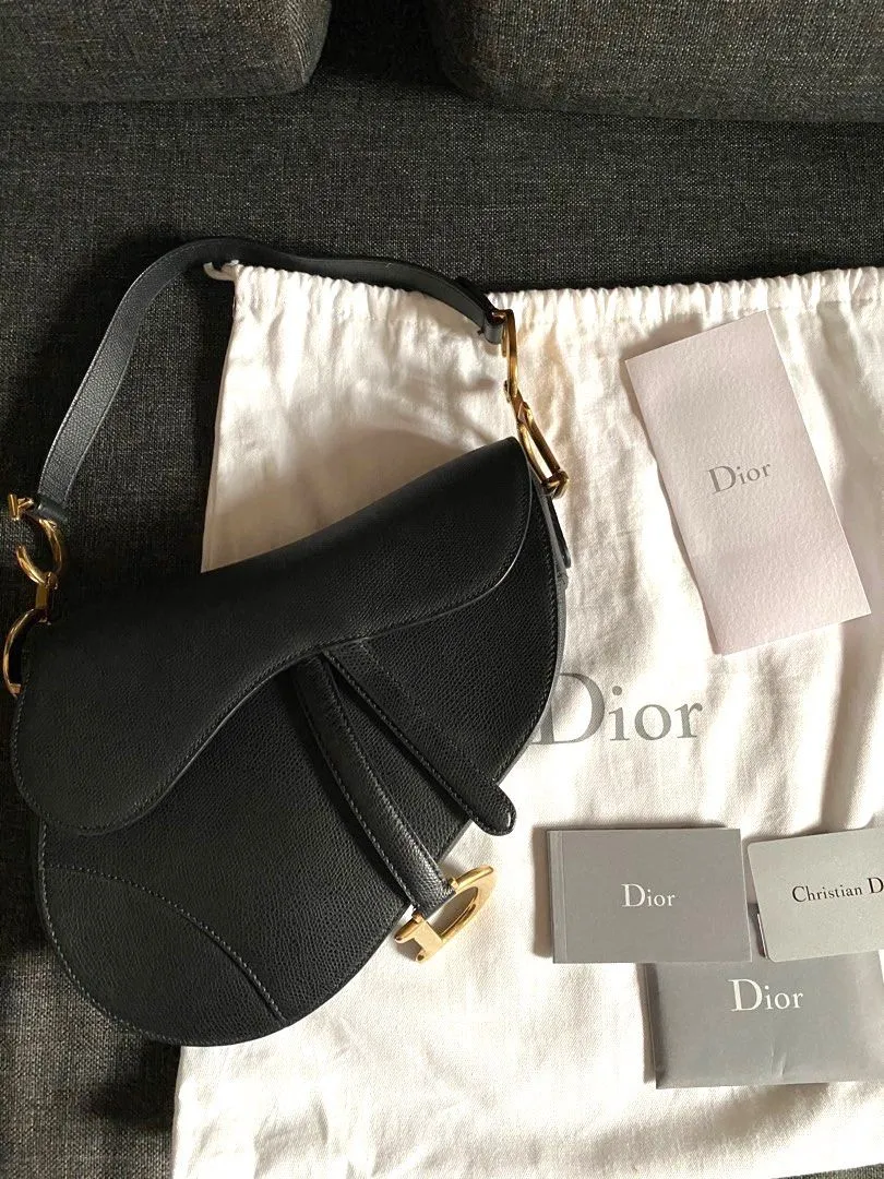 <b> DIOR </b> <br>Saddle Grained Calfskin