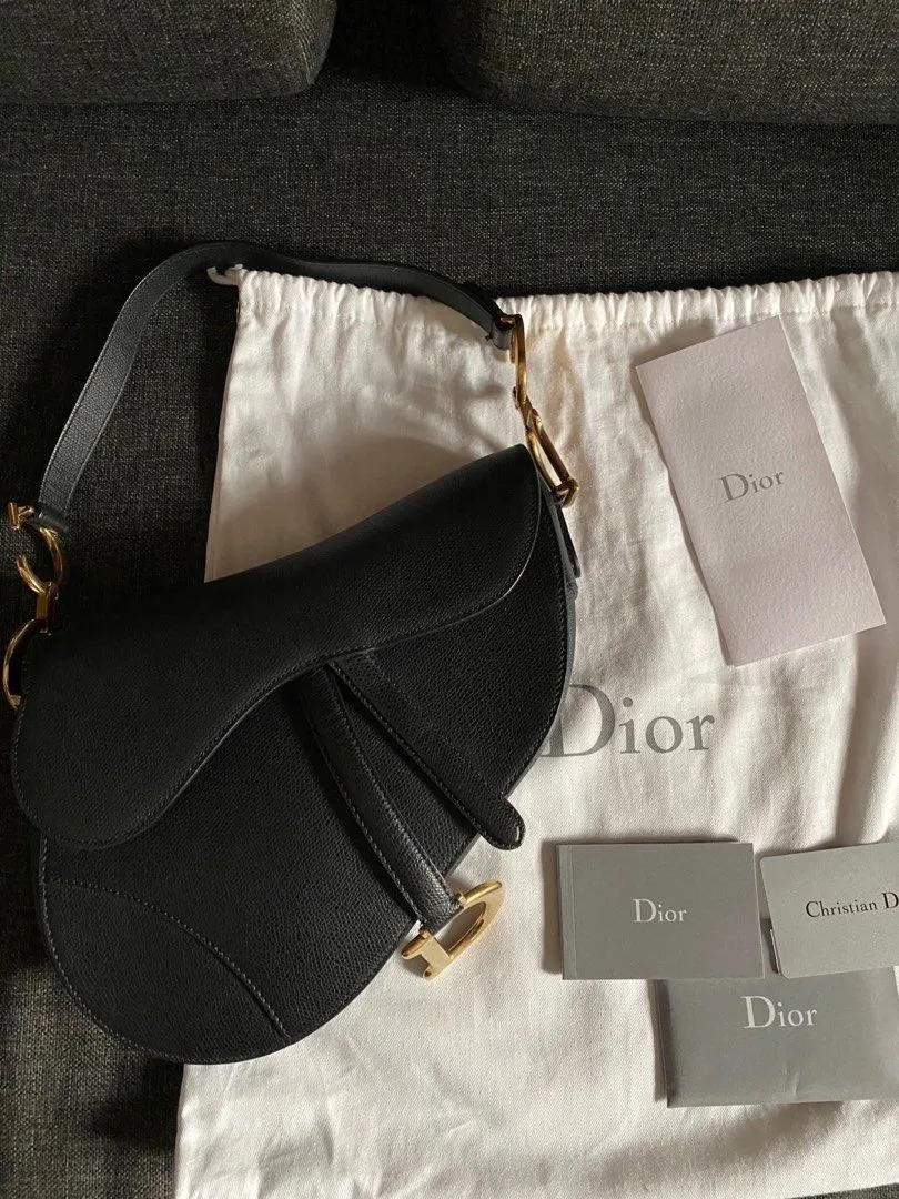 <b> DIOR </b> <br>Saddle Grained Calfskin